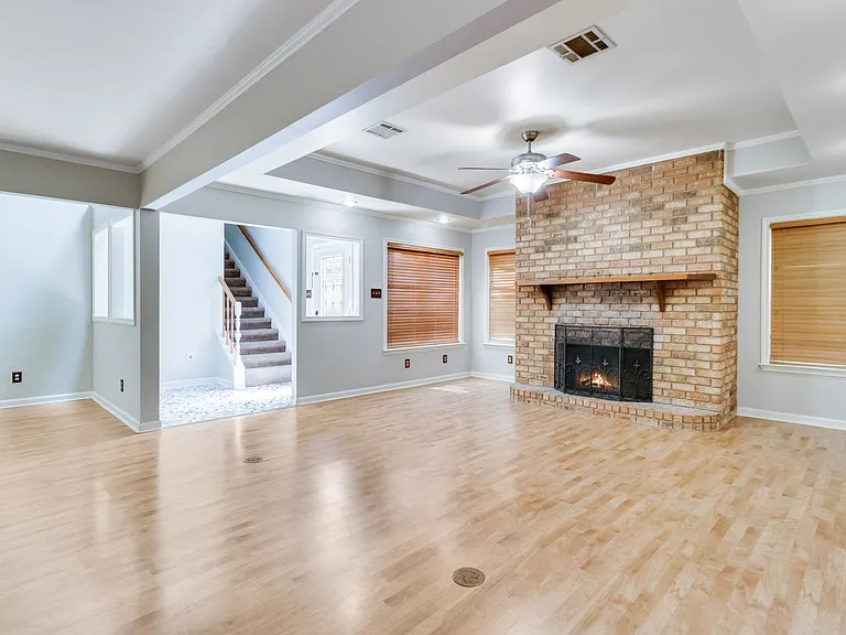 107 Kincaid Ct — Photo 3