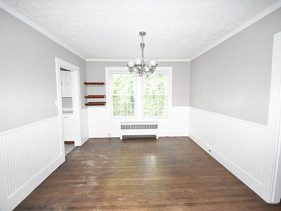 4th image of 520 York St