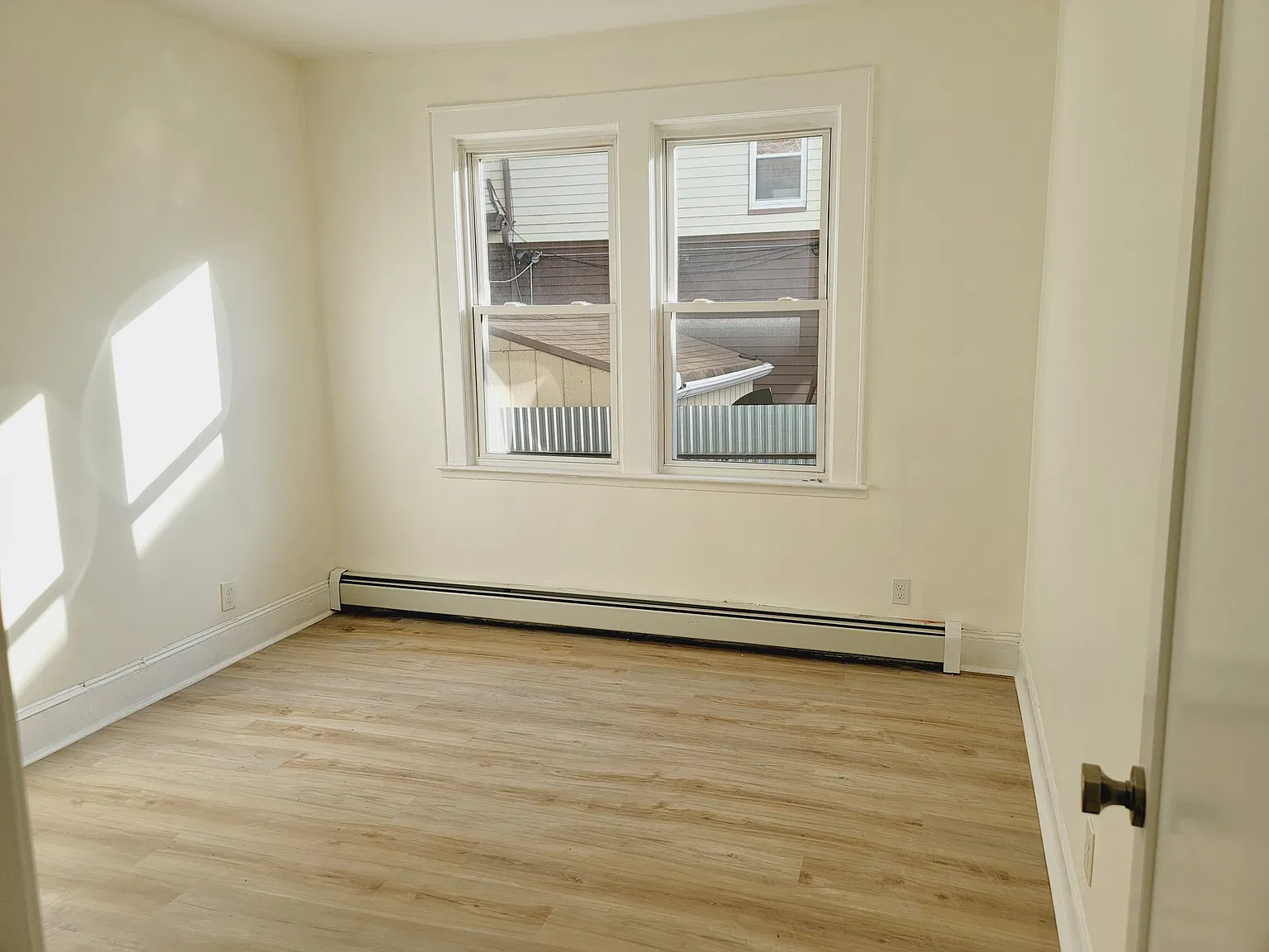 2 bed, 700 sqft, $1,900 — Photo 3