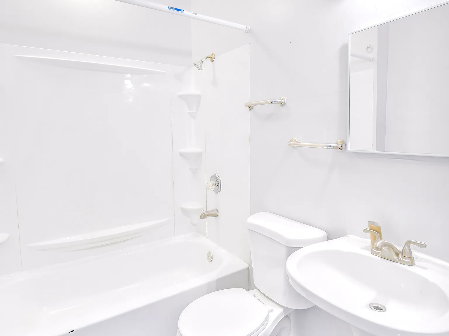 3 bed, 1024 sqft, $1,500 — Photo 2