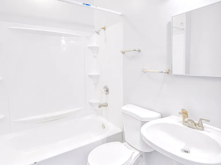 108 Ives St — Photo 2