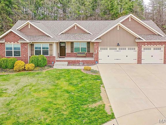 5th image of 437 Briar Creek Rd