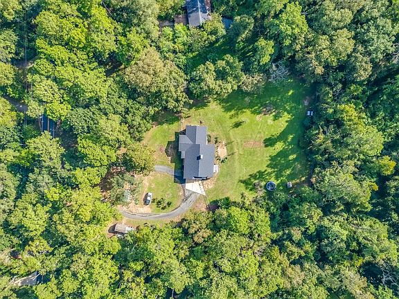 4th image of 3369 Lakeshore Dr