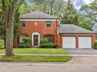 824 Surrey Ln, Glenview, IL