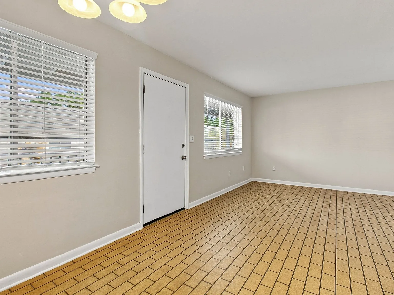 1 bed, 600 sqft, $1,200 — Photo 3