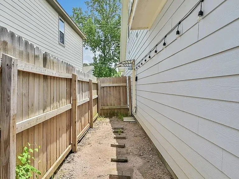 16708 Stonefield — Photo 29