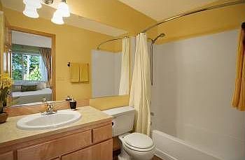 4th image of 20301 19th Ave NE APT 222