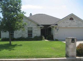 114 Frederick Rd, Fredericksburg, TX 78624