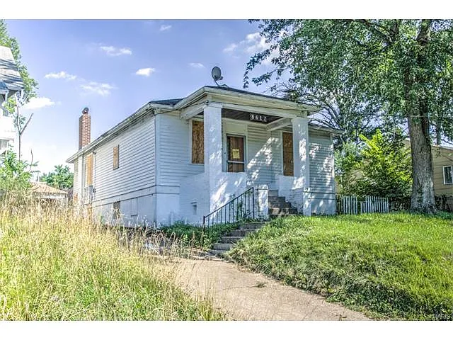8612 Henry St photo 1