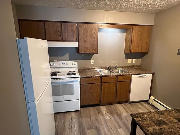 2nd image of 7426 West Blvd #2