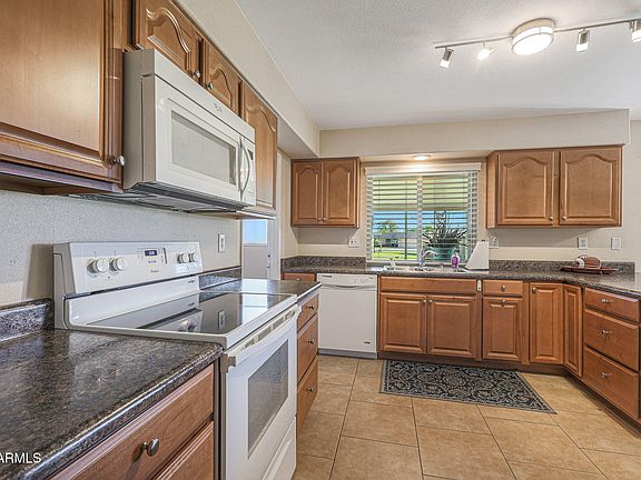 3rd image of 10017 W SHASTA Drive