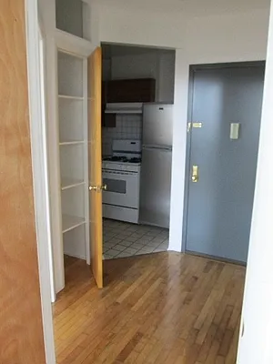 Rented by FlatFinders Realty | media 30