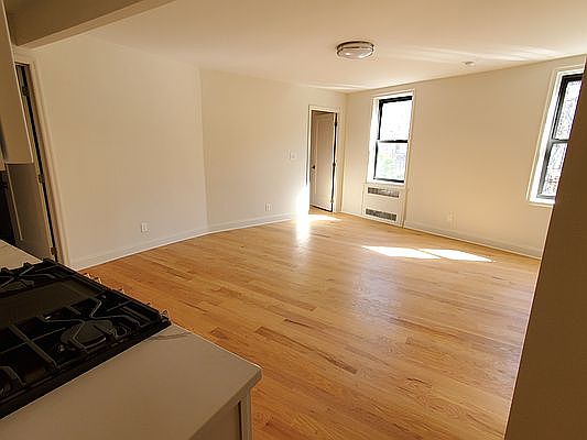 4th image of 100 Woodruff Ave #1T