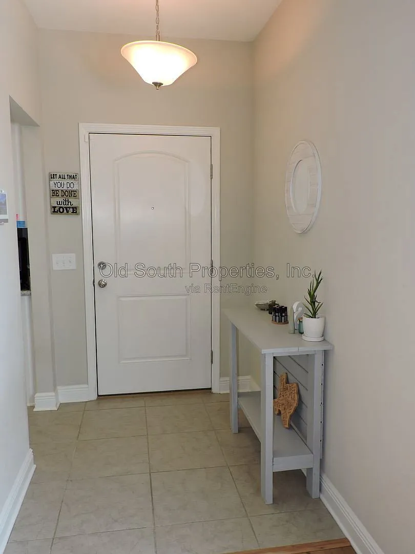 3 bed, 2.0 bath, 1604 sqft, $1,875 — Photo 3