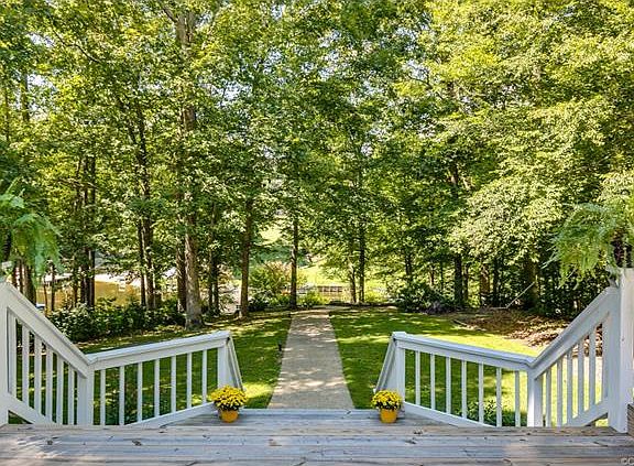 3rd image of 9236 Eagle Cove Cir