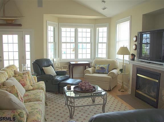 4th image of 2423 Haven Ave #2
