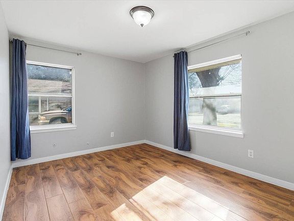 5th image of 3131 Longmeade Dr