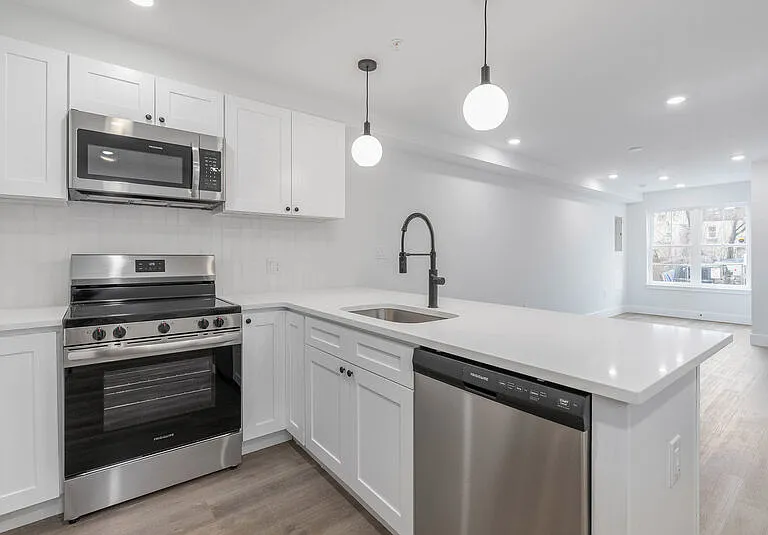 2057 E Rush St #1 — Photo 3