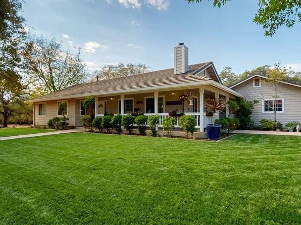 4431 Hillvale Dr, Valley Springs, CA 95252