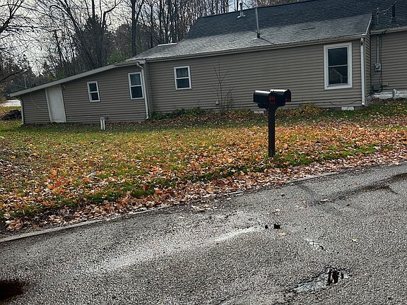 4th image of 300 Georgia Dr