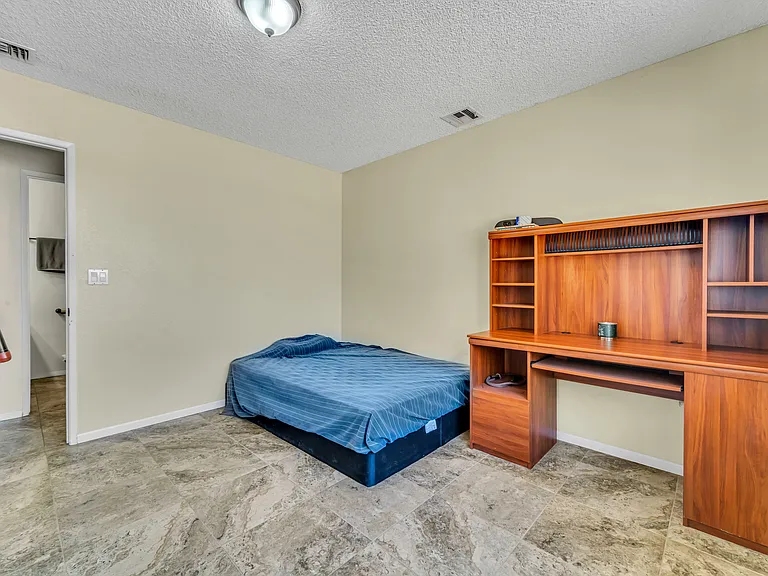 5204 E Avenue T4 — Photo 6