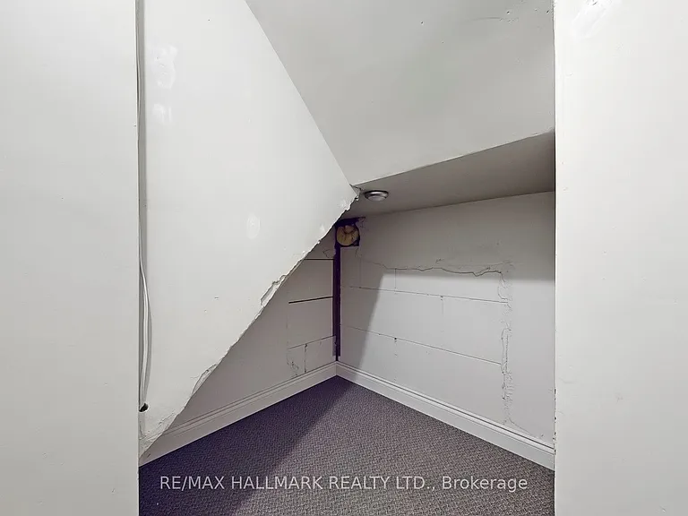 3572 Dufferin St #LOWER — Photo 22