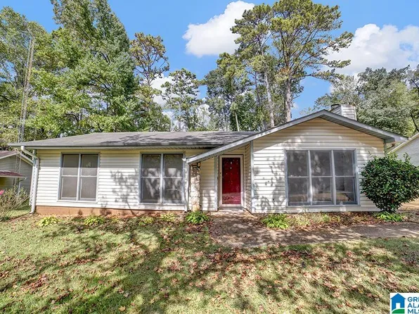 194 Valley Cir, Pinson, AL 35126