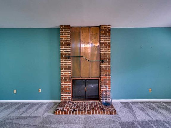 5th image of 72 Stillmeadow Dr
