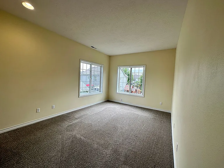 483 Yellowstone Dr S — Photo 19