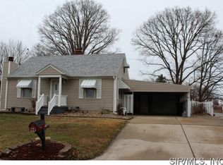 175 Munzert Dr, Glen Carbon, IL