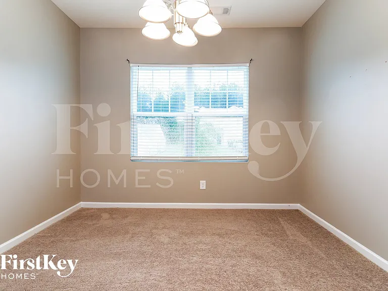 336 Alexander Ln — Photo 4