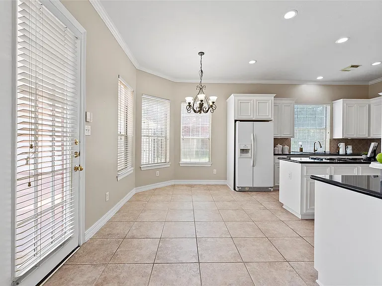 2923 Zachary Bend Ln — Photo 11