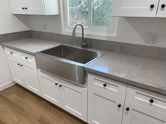 2nd image of 303 N Vine St APT C