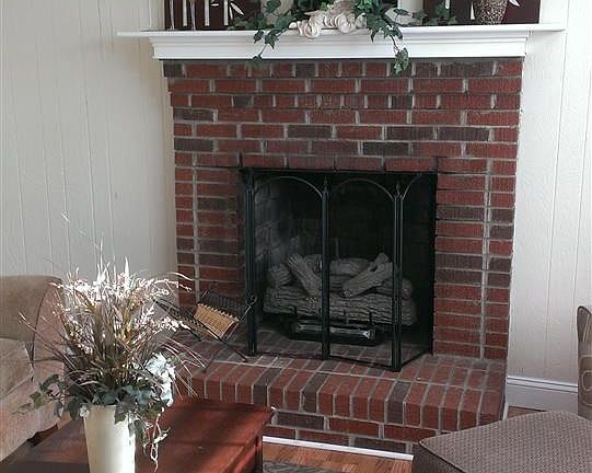 3rd image of 595 Briarcliff Dr