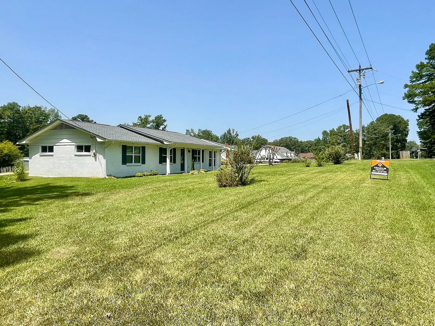 3 Bedroom/ 1.5 bath in Brandon 042! — Photo 4