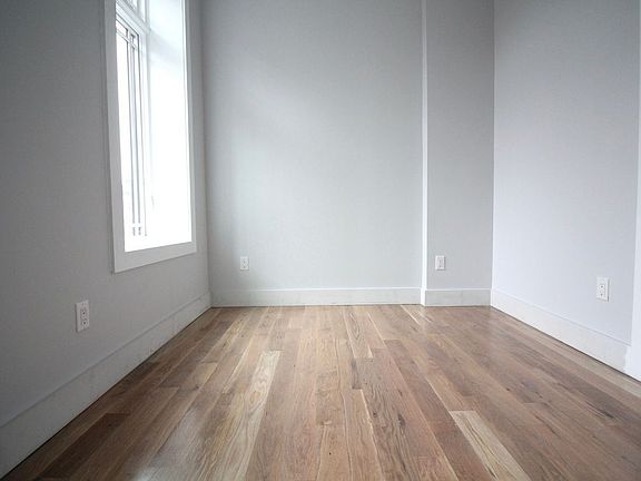 4th image of 717 Dekalb Ave APT 2