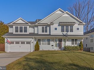 803 Cottage St SW, Vienna, VA 22180