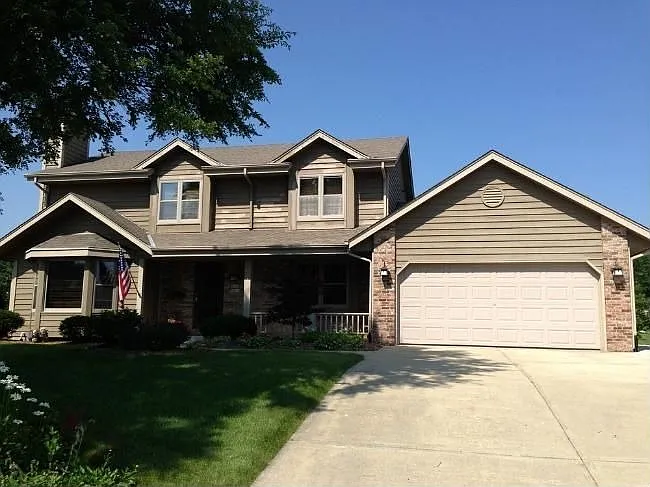W147N6911 Woodland Dr photo 1