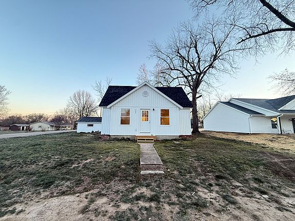 3rd image of 325 W Tyndal St