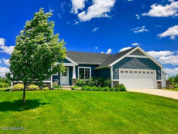 3rd image of 9424 Stone View Dr NE