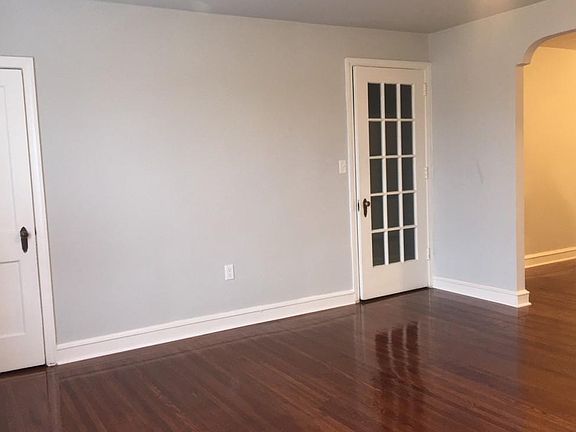 5th image of 2221 N Salford St #2