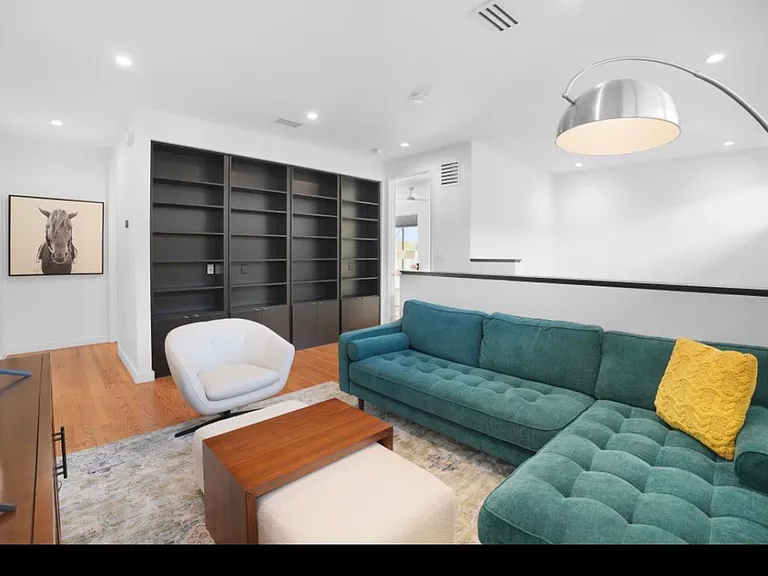 4135 Valley Ridge Rd — Photo 10