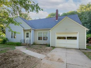 519 Eldora Rd, Hudson, IA 50643