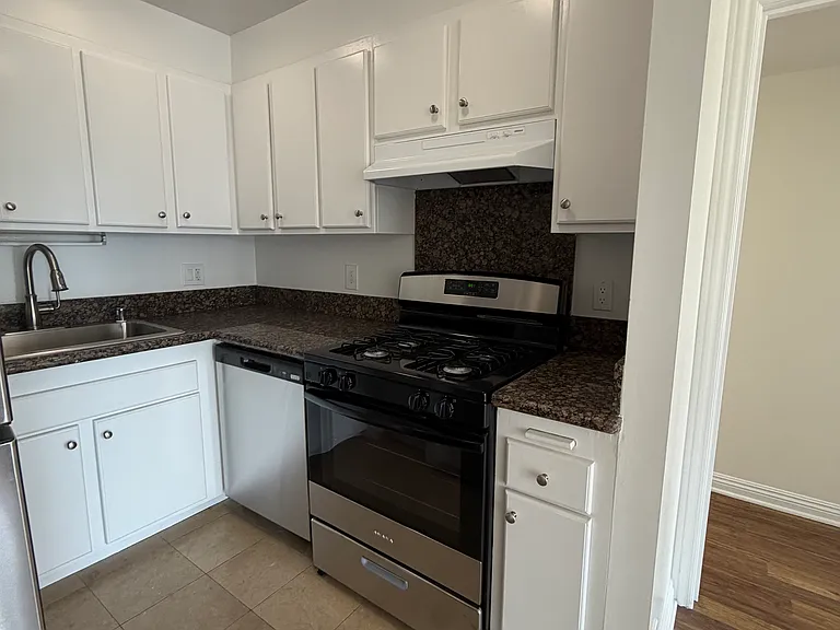800 W 1st St #702 — Photo 18