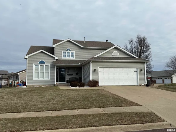 2301 Arlington Cir, Pekin, IL 61554