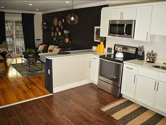 3rd image of 4050 Wilder Ave Floor 1