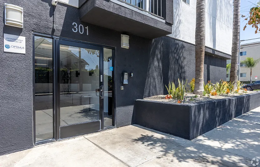 301 North Alvarado Street — Photo 4