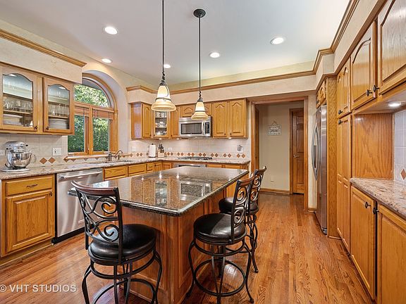 5th image of 412 Woodside Dr