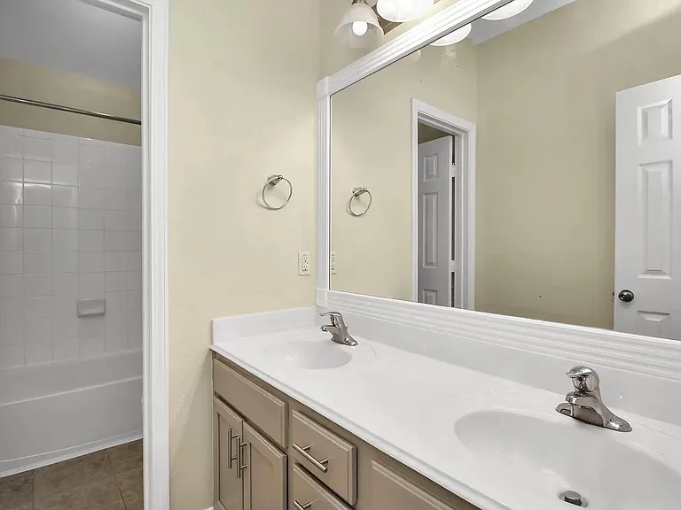 6315 Bain Dr — Photo 25