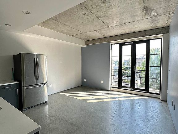 4th image of 87 Wolcott St #3D